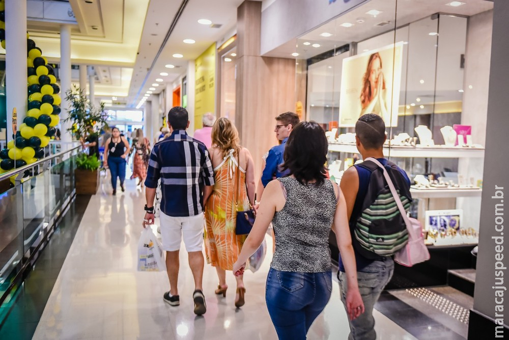 Liberação de trabalho aos domingos e feriados impacta principalmente o comércio; veja o que muda para trabalhadores