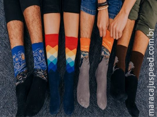 Meias de cano alto: aprenda como usá-las com estilo 