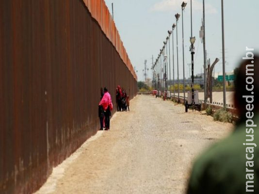 México define limite sobre asilo antes de negociações com os EUA México define limite sobre asilo antes de negociações com os EUA