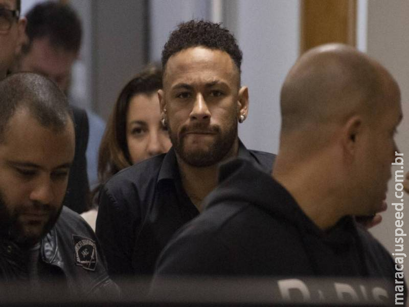 Modelo esconde vídeo que será usado contra Neymar em “local seguro”