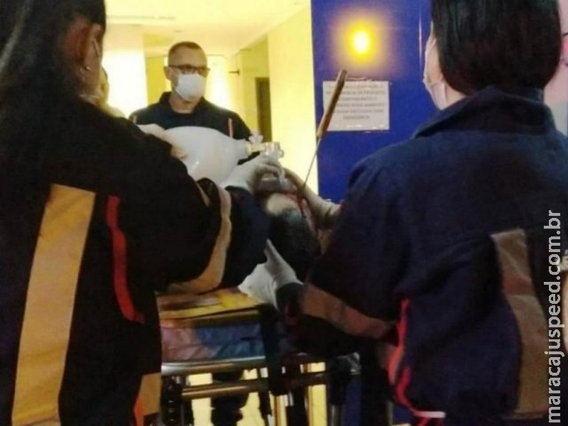 Morre homem que teve faca cravada na cabeça durante briga de vizinhos Morre homem que teve faca cravada na cabeça durante briga de vizinhos