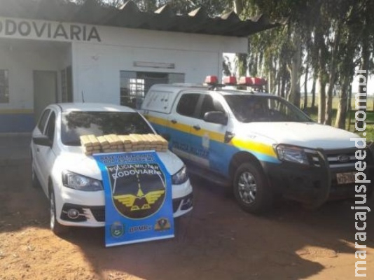 Nervosismo entrega e traficante acaba preso com droga em porta-malas de carro Nervosismo entrega e traficante acaba preso com droga em porta-malas de carro