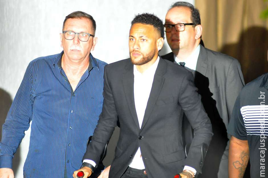Neymar chorou em depoimento e diz que usou camisinha, diz TV Neymar chorou em depoimento e diz que usou camisinha, diz TV