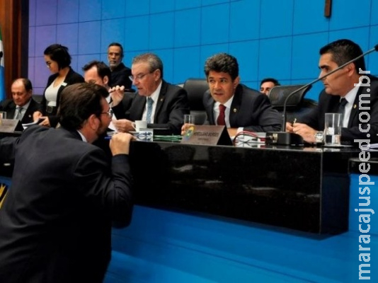 Pichador terá que ressarcir em dobro os danos em prédios públicos Pichador terá que ressarcir em dobro os danos em prédios públicos