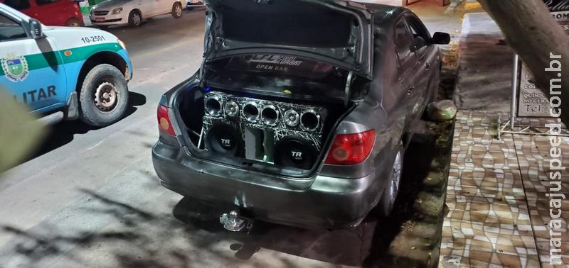 Polícia Militar Ambiental de Corumbá apreende veículo e aparelhagens de som e proprietário é autuado em R$ 5 mil por poluição sonora Polícia Militar Ambiental de Corumbá apreende veículo e aparelhagens de som e proprietário é autuado em R$ 5 mil por poluição sonora