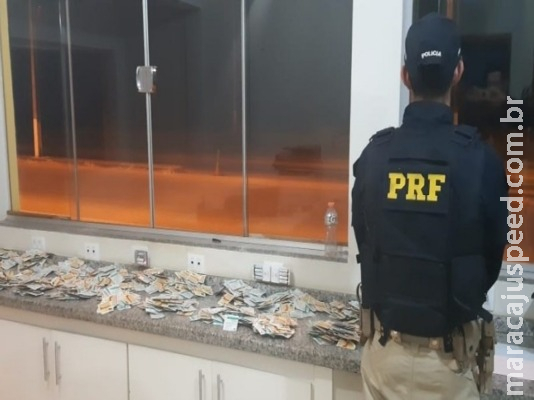PRF apreende com casal mil envelopes de medicamento veterinário proibido no Brasil