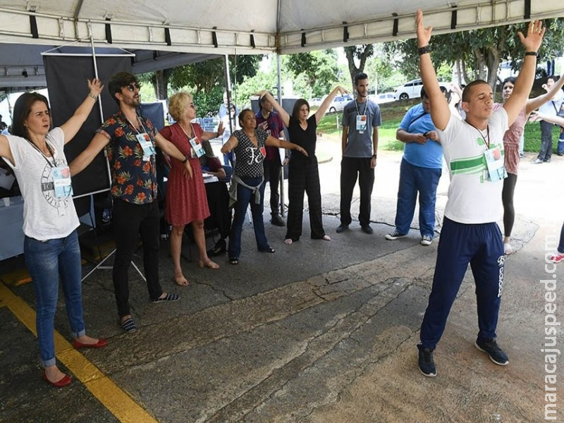 Projeto institui ginástica laboral em todos os órgãos públicos Projeto institui ginástica laboral em todos os órgãos públicos