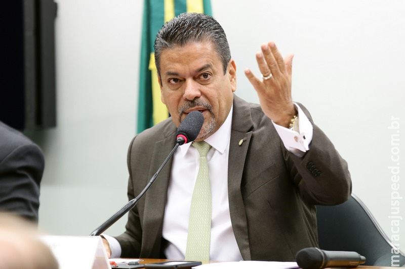 Projeto proíbe comercialização de óculos e lentes sem certificação de qualidade Projeto proíbe comercialização de óculos e lentes sem certificação de qualidade