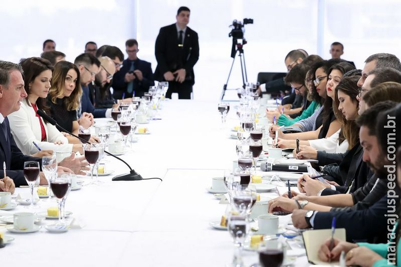 "Se forçar a barra, não aprova nada", diz Bolsonaro sobre Previdência