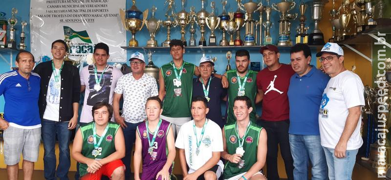 Secretaria de Esportes de Maracaju fez homenagem a Adolfo Garcete Secretaria de Esportes de Maracaju fez homenagem a Adolfo Garcete