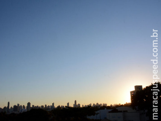 Segunda-feira de calor e baixa umidade do ar em MS