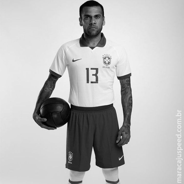Seleção vai jogar de camisa branca no jogo de abertura da Copa América Seleção vai jogar de camisa branca no jogo de abertura da Copa América