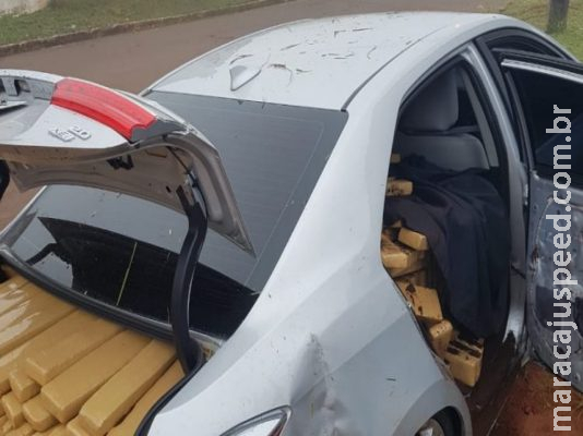 Traficante consegue fugir depois de capotar carro com 1 tonelada de maconha Traficante consegue fugir depois de capotar carro com 1 tonelada de maconha