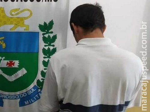 Traficante quebra algema e foge de delegacia minutos após ser preso Traficante quebra algema e foge de delegacia minutos após ser preso