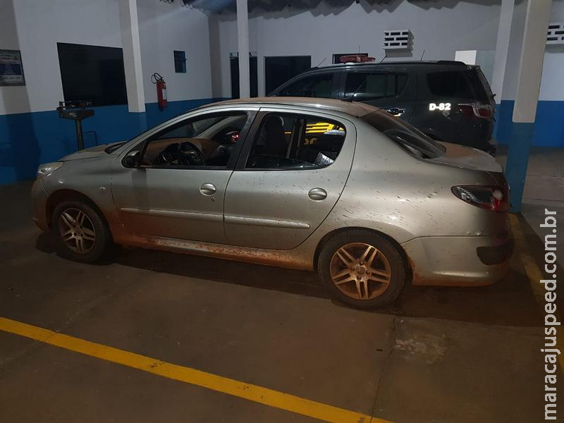 Veículo furtado em São Paulo e carregado com 145 quilos de droga foi apreendido pelo DOF Veículo furtado em São Paulo e carregado com 145 quilos de droga foi apreendido pelo DOF