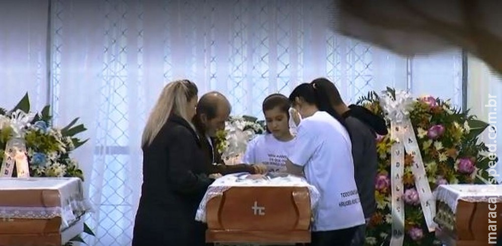Velório de família brasileira morta por intoxicação de gás no Chile ocorre nesta terça em SC Velório de família brasileira morta por intoxicação de gás no Chile ocorre nesta terça em SC