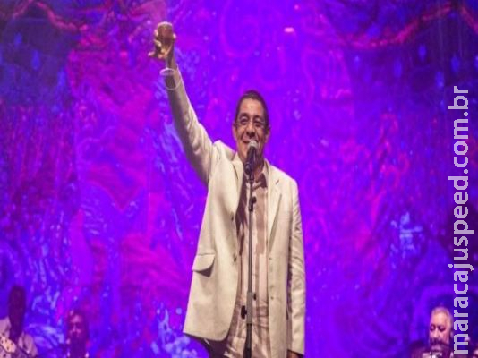 Zeca Pagodinho é internado e passa por cirurgia no Rio 