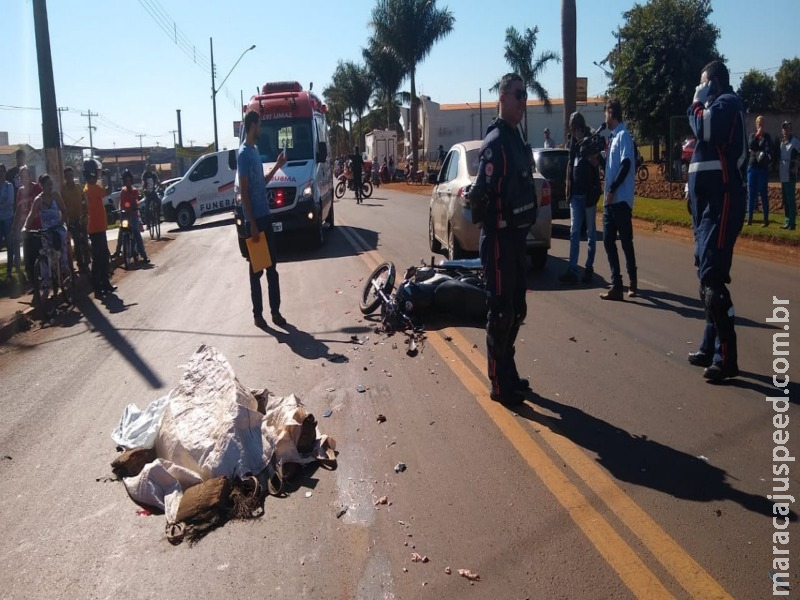 Acidente entre carro e moto deixa um morto em Dourados Acidente entre carro e moto deixa um morto em Dourados