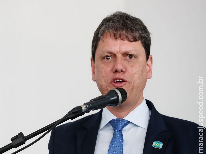 Acordo com caminhoneiros deve ser fechado semana que vem, diz ministro Acordo com caminhoneiros deve ser fechado semana que vem, diz ministro