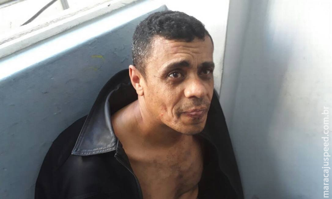 ADÉLIO BISPO VIVE ISOLADO E SE RECUSA A RECEBER TRATAMENTO PSIQUIÁTRICO NA PRISÃO ADÉLIO BISPO VIVE ISOLADO E SE RECUSA A RECEBER TRATAMENTO PSIQUIÁTRICO NA PRISÃO