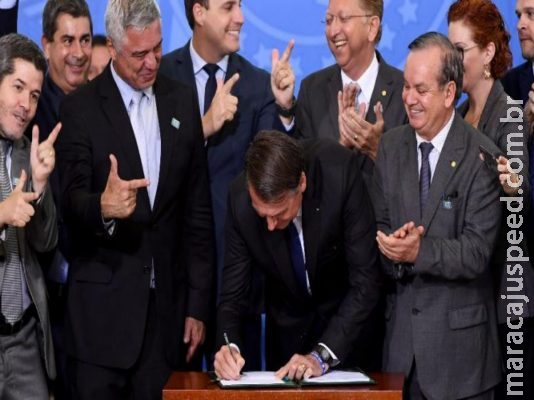 Bolsonaro não consultou Defesa e Justiça para decretos de armas Bolsonaro não consultou Defesa e Justiça para decretos de armas