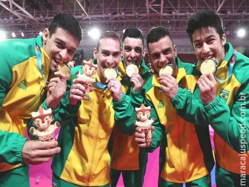 Brasil bate Estados Unidos e é ouro por equipes na ginástica masculina Brasil bate Estados Unidos e é ouro por equipes na ginástica masculina