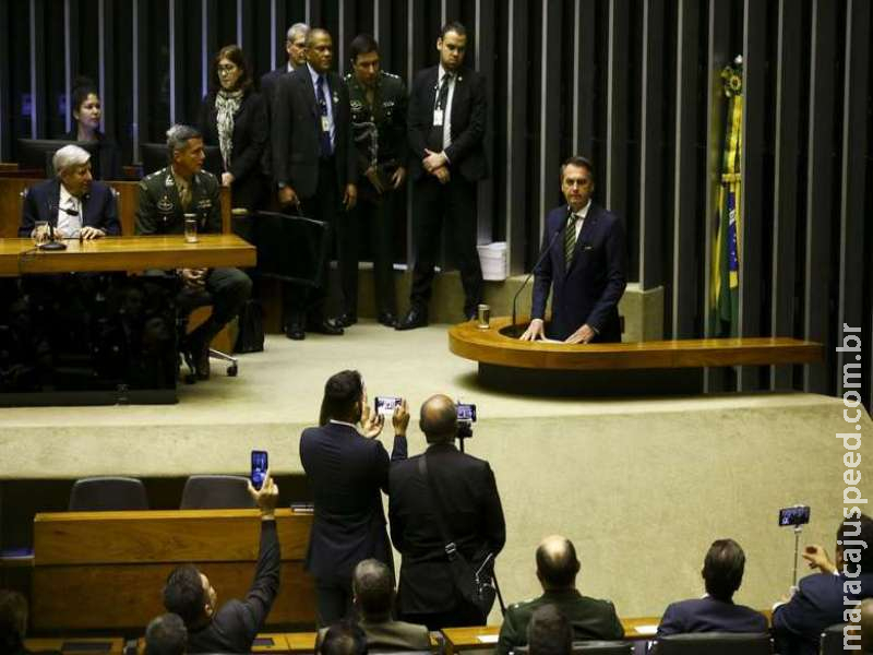 "Brasil precisa de quimioterapia para que não pereça", diz Bolsonaro "Brasil precisa de quimioterapia para que não pereça", diz Bolsonaro