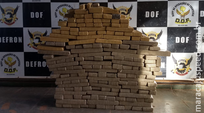 Camionete rebocada por guincho foi apreendida pelo DOF com mais de 200 quilos de drogas Camionete rebocada por guincho foi apreendida pelo DOF com mais de 200 quilos de drogas