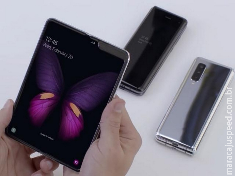 Celular dobrável será relançado em setembro custando a partir de R$ 7,5 mil Celular dobrável será relançado em setembro custando a partir de R$ 7,5 mil