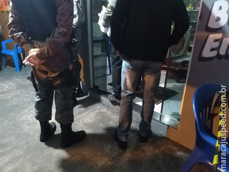 Comerciante é assassinado com vários tiros em Dourados Comerciante é assassinado com vários tiros em Dourados
