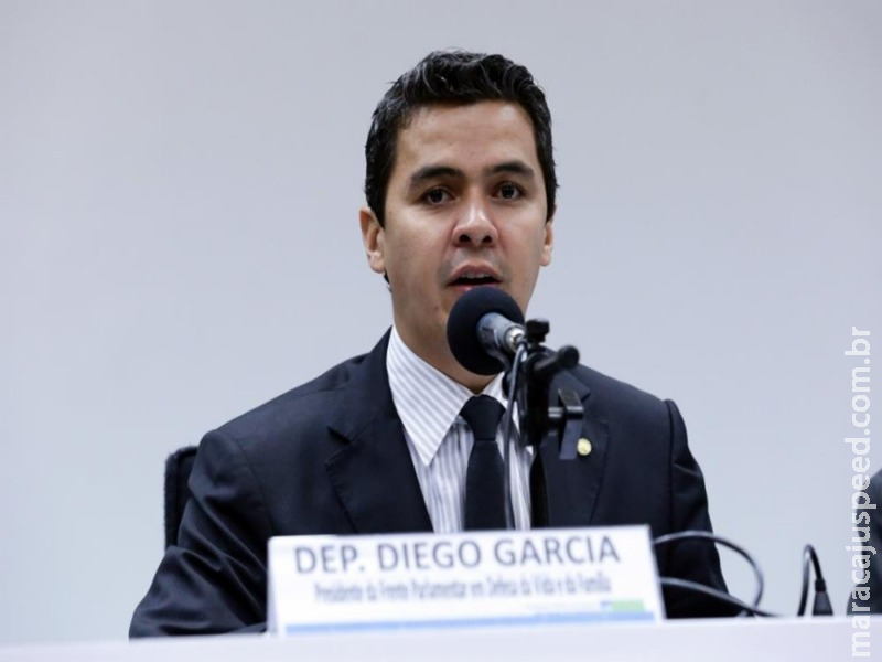 Comissão rejeita projeto que exige cartão de vacina para matricular aluno Comissão rejeita projeto que exige cartão de vacina para matricular aluno