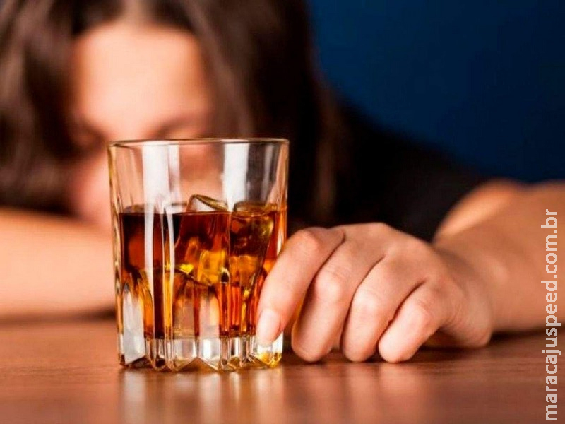 Consumo abusivo de álcool aumenta 42,9% entre as mulheres Consumo abusivo de álcool aumenta 42,9% entre as mulheres