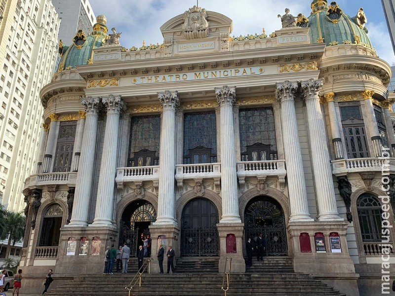 Corpo de Ruth de Souza é velado no Theatro Municipal do Rio