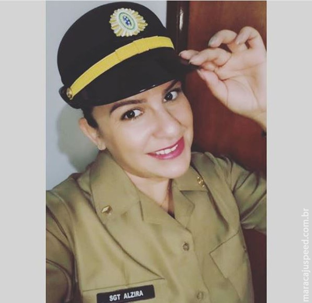 Falsa sargento do Exército é solta, coloca tornozeleira eletrônica e fica proibida de sair de casa à noite Falsa sargento do Exército é solta, coloca tornozeleira eletrônica e fica proibida de sair de casa à noite