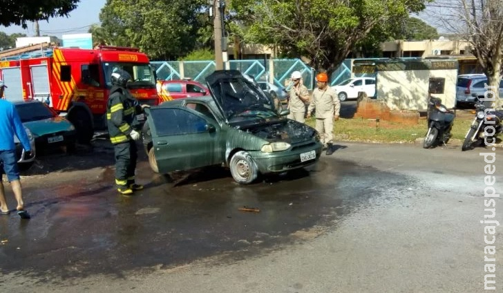 Incêndio em Palio assusta condutor e mobiliza Bombeiros