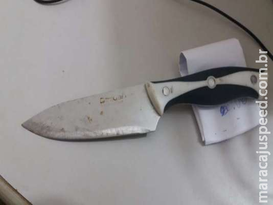 Jovem é preso após facada no próprio irmão