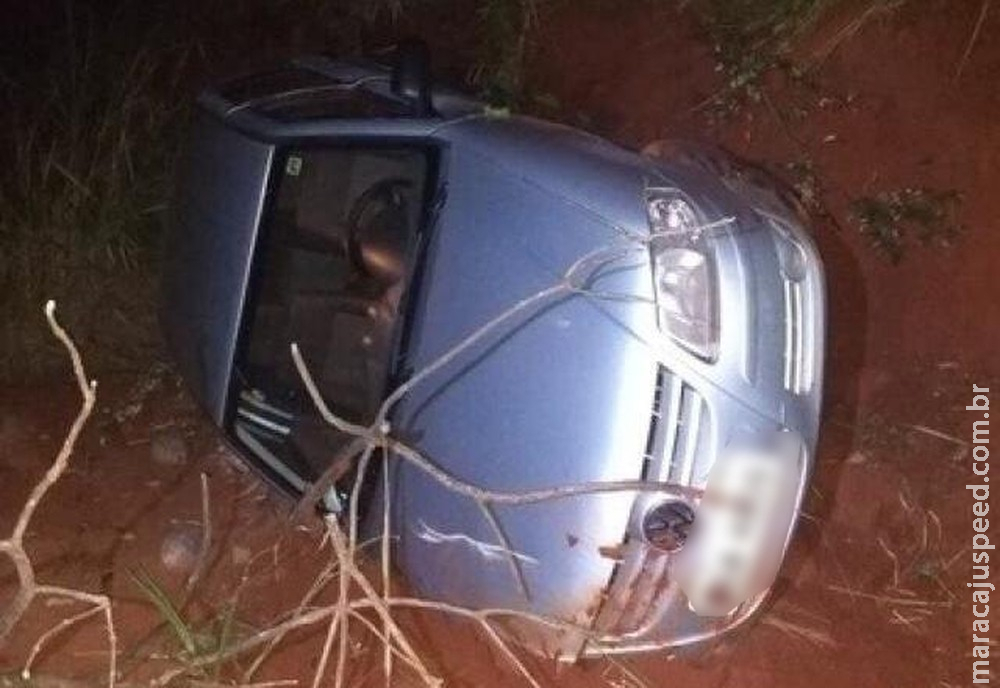 Ladrão furta carro, capota em seguida e pede socorro para vítima em MS