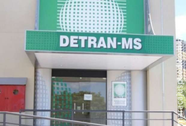 Licenciamento de veículos com placas final 6 deve ser pago em julho