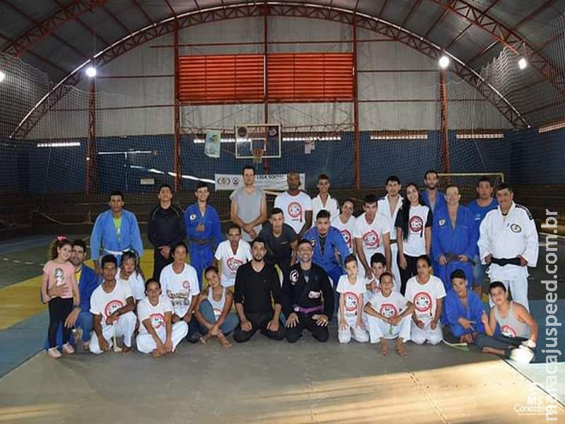Maracaju: Curso de Capoeira e de Defesa Pessoal aconteceu no Louquinho
