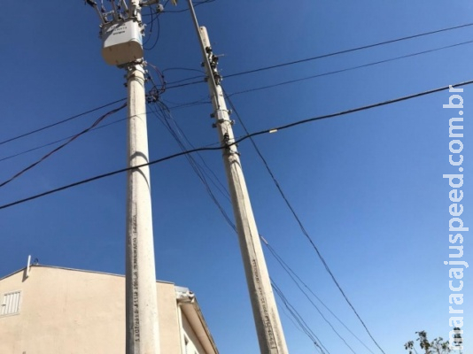 Morador é eletrocutado ao tentar religar "gato" em área invadida