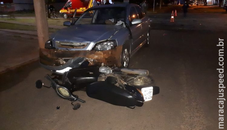 Mulher de 27 anos morre em acidente entre carro e moto