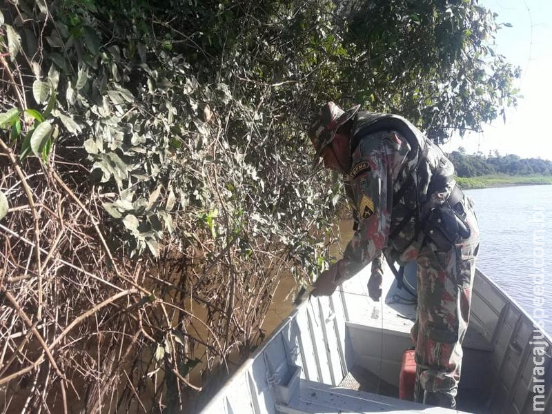 PMA fiscaliza área do Parque Várzeas do Rio Ivinhema e apreende petrechos ilegais de pesca PMA fiscaliza área do Parque Várzeas do Rio Ivinhema e apreende petrechos ilegais de pesca