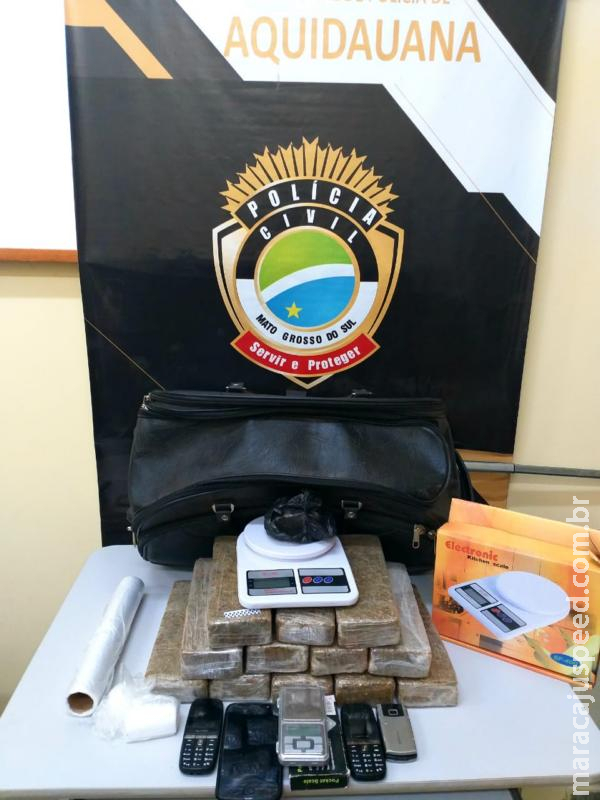 Polícia Civil prende traficante que vendia drogas em casa com criança de 5 anos e com deficiente Polícia Civil prende traficante que vendia drogas em casa com criança de 5 anos e com deficiente
