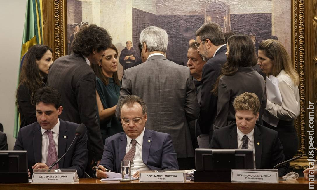 Previdência: em última votação, deputados derrubam imposto rural, e economia com reforma cai para R$ 987 bilhões Previdência: em última votação, deputados derrubam imposto rural, e economia com reforma cai para R$ 987 bilhões