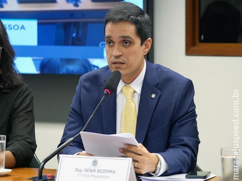 Projeto determina recolhimento de armas de agressores de mulheres Projeto determina recolhimento de armas de agressores de mulheres