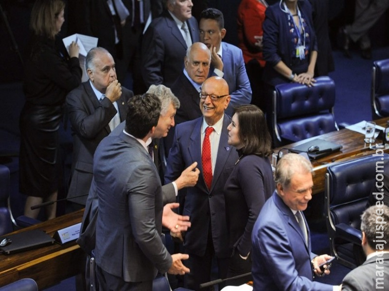 Senado aprova dispensa de habilitação na categoria D para instrutor de trânsito Senado aprova dispensa de habilitação na categoria D para instrutor de trânsito