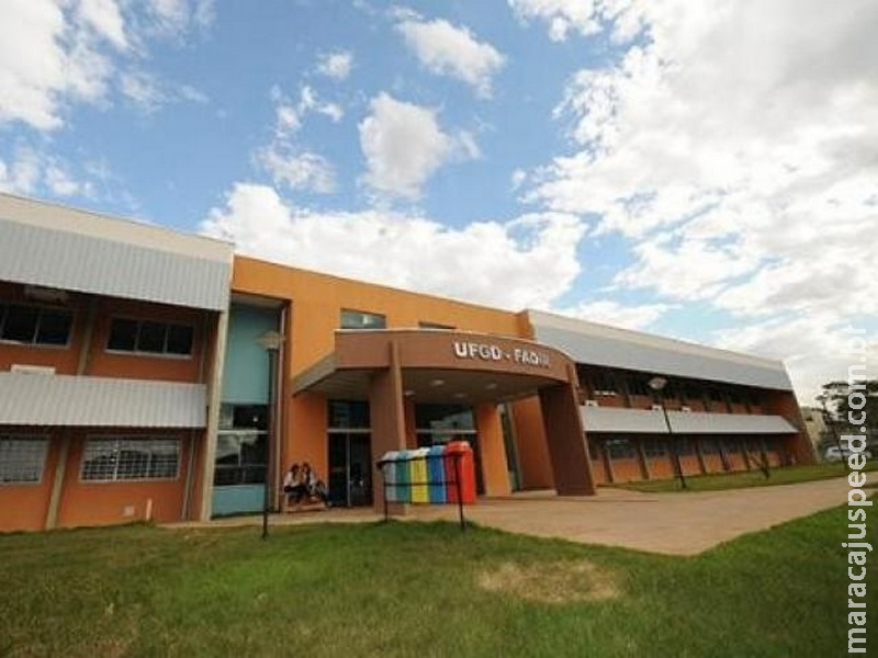 UFGD abre processo seletivo para professor temporário com salário de até 5,7 mil UFGD abre processo seletivo para professor temporário com salário de até 5,7 mil