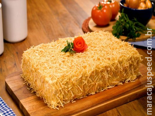 Bolo salgado de pão de forma com frango