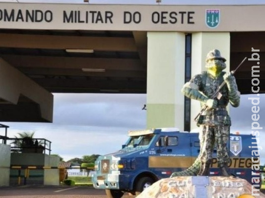 Bolsonaro fala em crise, mas Exército gasta R$ 1,2 milhão com brindes