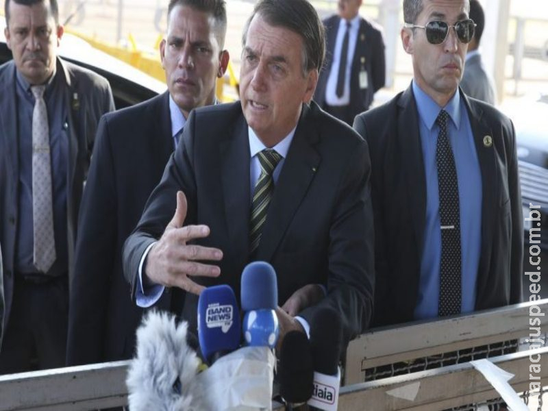 Bolsonaro não descarta privatizar a Petrobras, mas espera proposta de Guedes Bolsonaro não descarta privatizar a Petrobras, mas espera proposta de Guedes